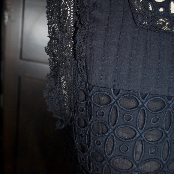 black short romper - Picture 2 of 4